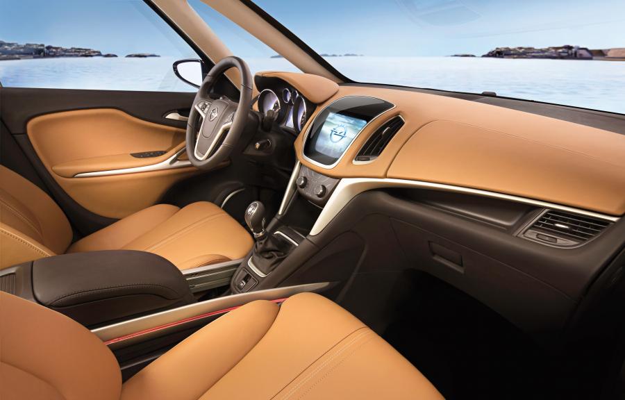  Opel Zafira Tourer Concept 2011 года  (фото 19 из 28)